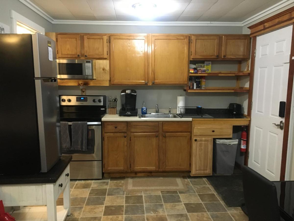 Just Like Being At Home- Newly Renovated Unit North Troy Exterior photo